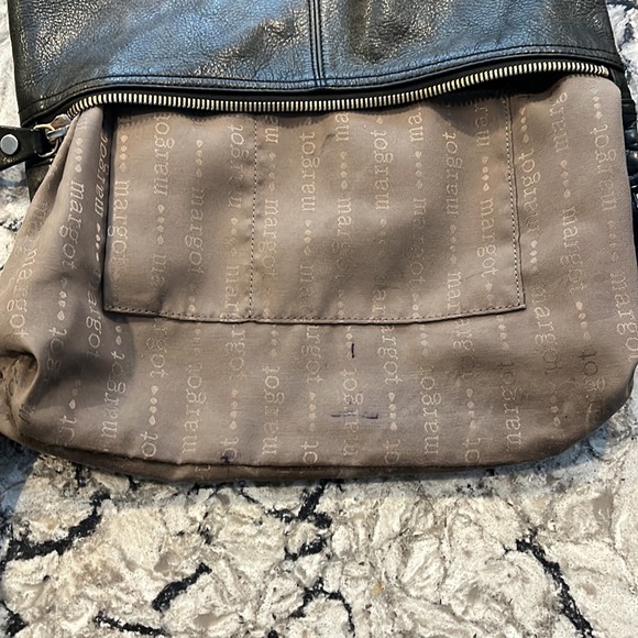 Margot genuine leather crossbody distressed black bag. Adjustable strap. - Picture 7 of 7